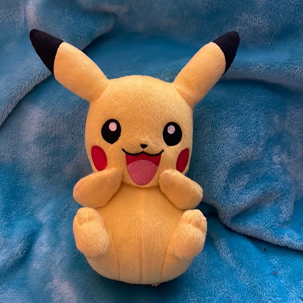 💕Preloved EUC Pokemon Pikachu Stuffed Toy 🔴🟡🔵